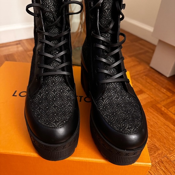 Louise Vuitton Laureate Platform Desert Boot - Picture 6 of 10
